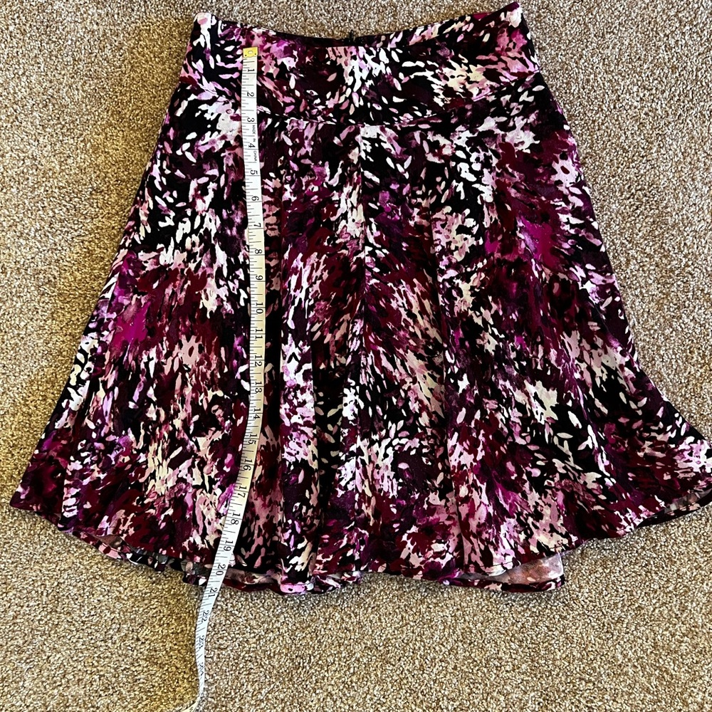White House Black Market skirt, size 00